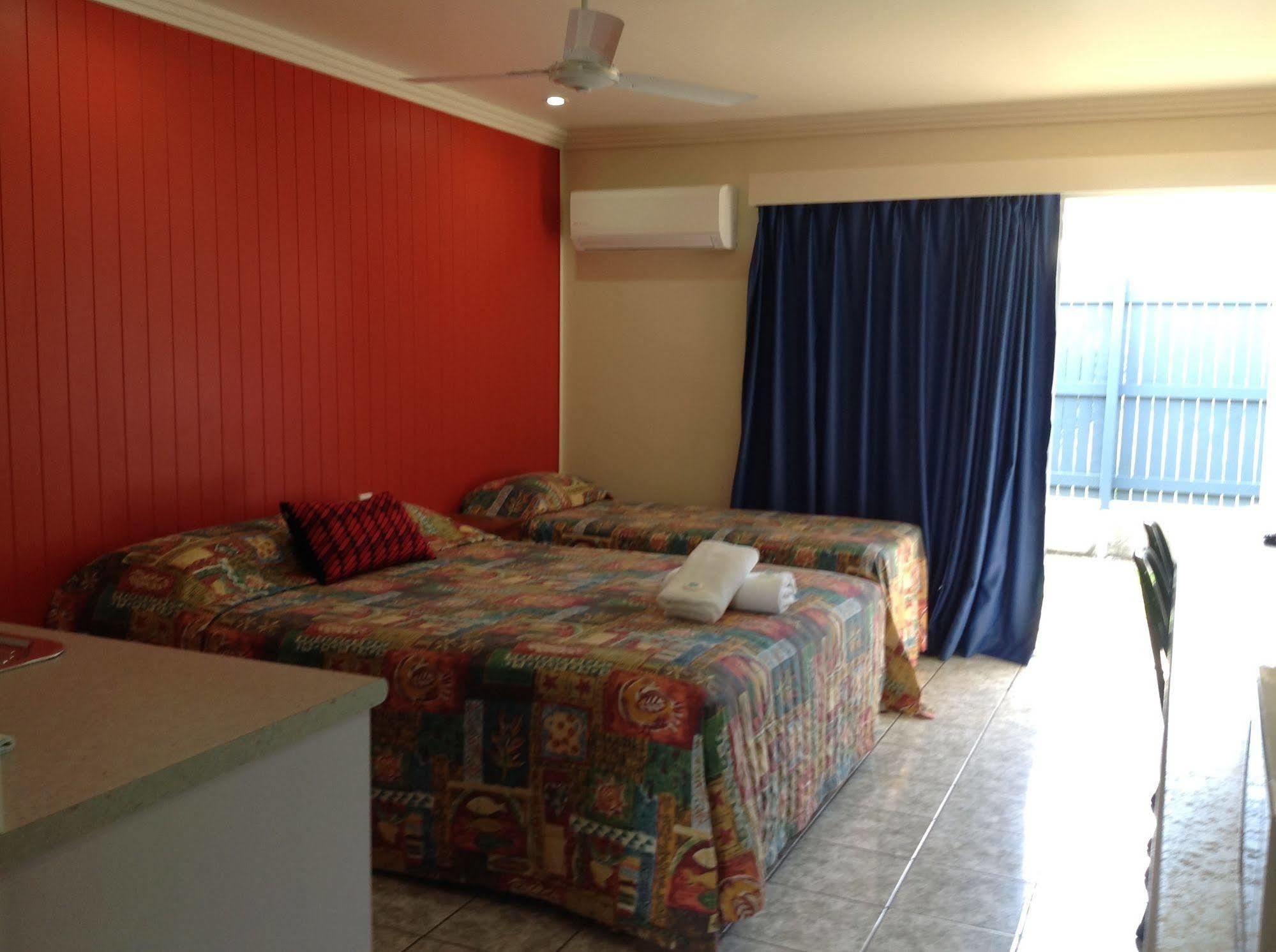 Emu Park Motel Exterior foto